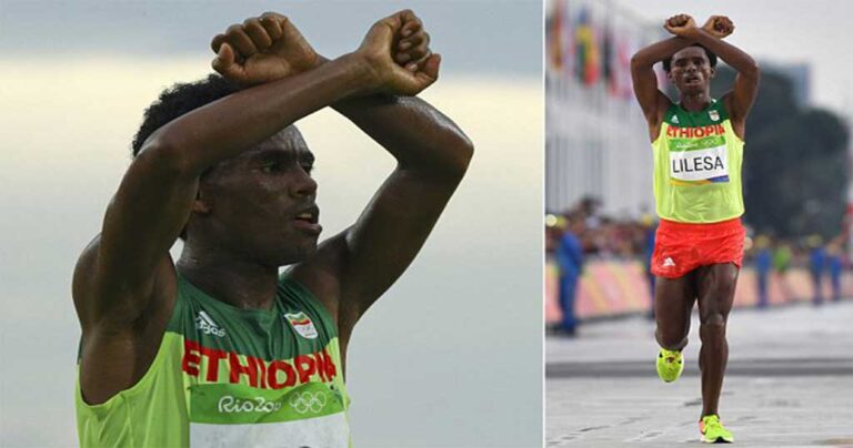 Ολυμπιονίκης από την Αιθιοπία έβαλε την ζωή του σε κίνδυνο με την χειρονομία που έκανε στον τερματισμό.