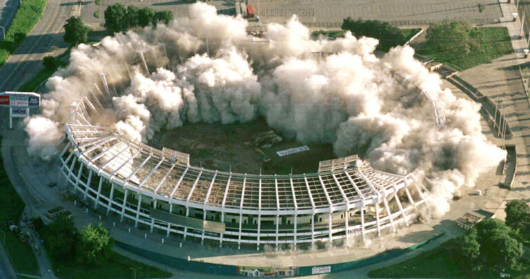 23 ιδιαίτερα ανατριχιαστικές φωτογραφίες από ξεχασμένα Ολυμπιακά Χωριά.