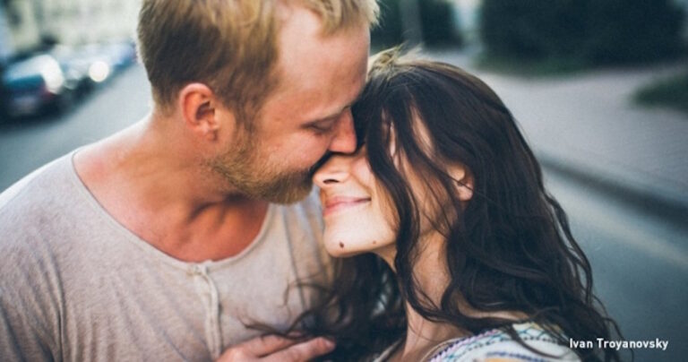 Οι ευτυχισμένες σχέσεις έχουν αυτά τα δυο βασικά χαρακτηριστικά