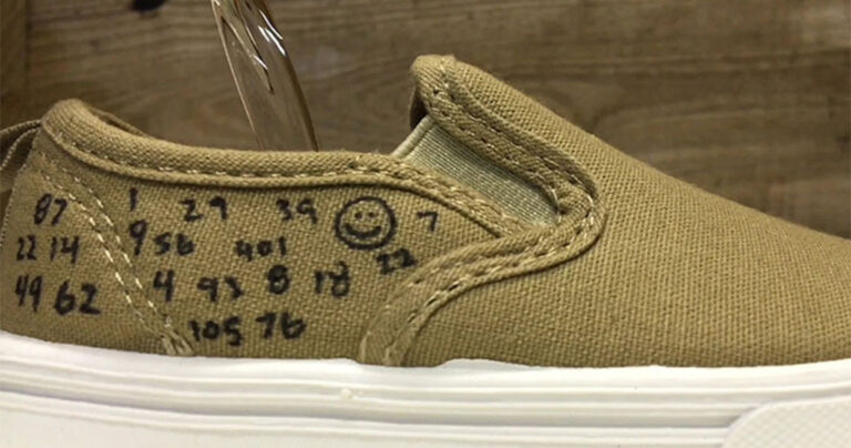 Δείτε τι συμβαίνει όταν πέφτει θειικό οξύ πάνω σε ένα παπούτσι