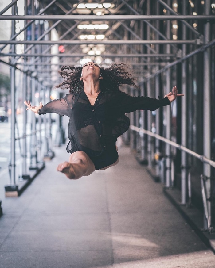 urban-ballet-dancers-new-york-streets-omar-robles-82-57b30f64a8142__700