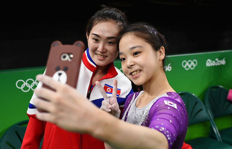 north-korea-south-korea-gymnasts-selfie-olympics-1