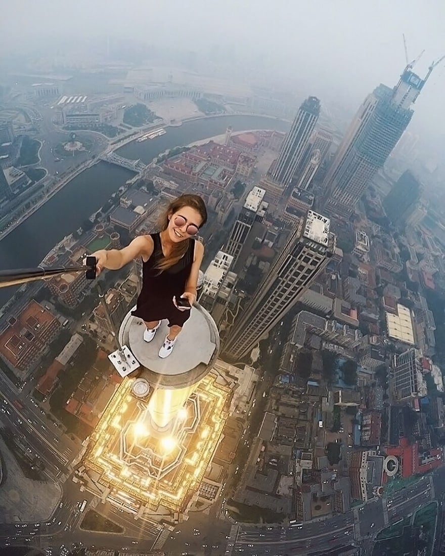 roof-climbing-girl-dangerous-selfies-angela-nikolau-russia-1