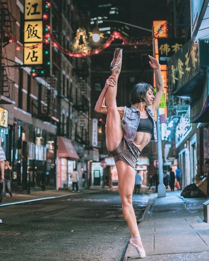 urban-ballet-dancers-new-york-streets-omar-robles-55-57b30eea8d058__700