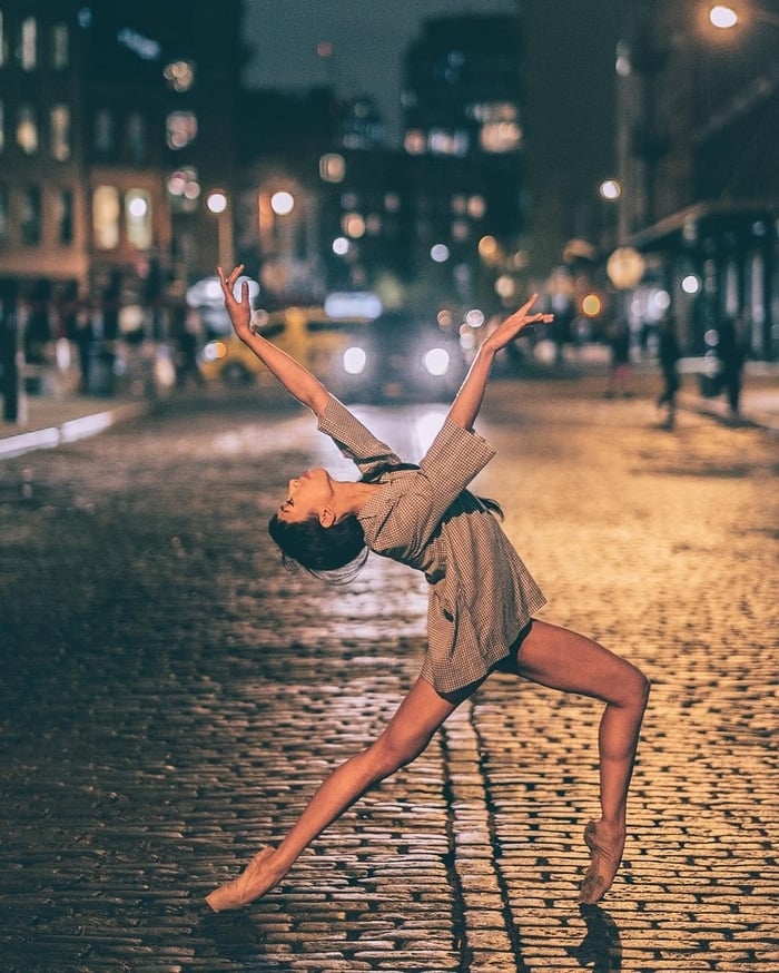 urban-ballet-dancers-new-york-streets-omar-robles-40-57b30eb1cc5ed__700
