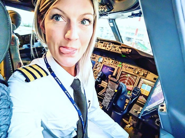 woman-pilot-yoga-maria-pettersson11