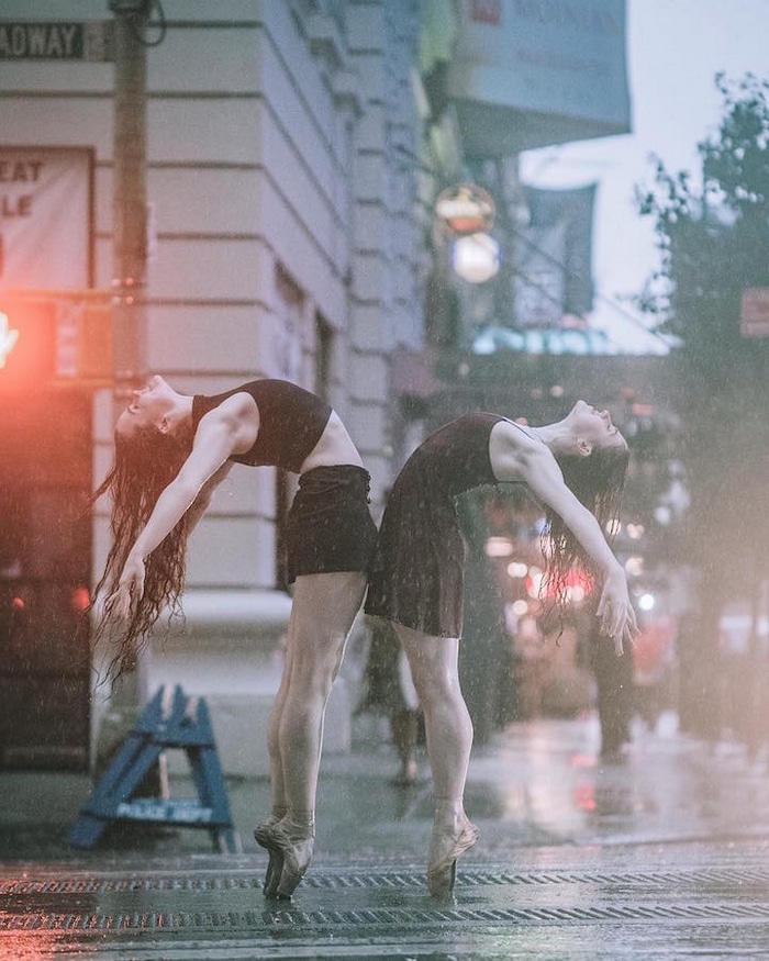 urban-ballet-dancers-new-york-streets-omar-robles-91-57b30f8d2765a__700