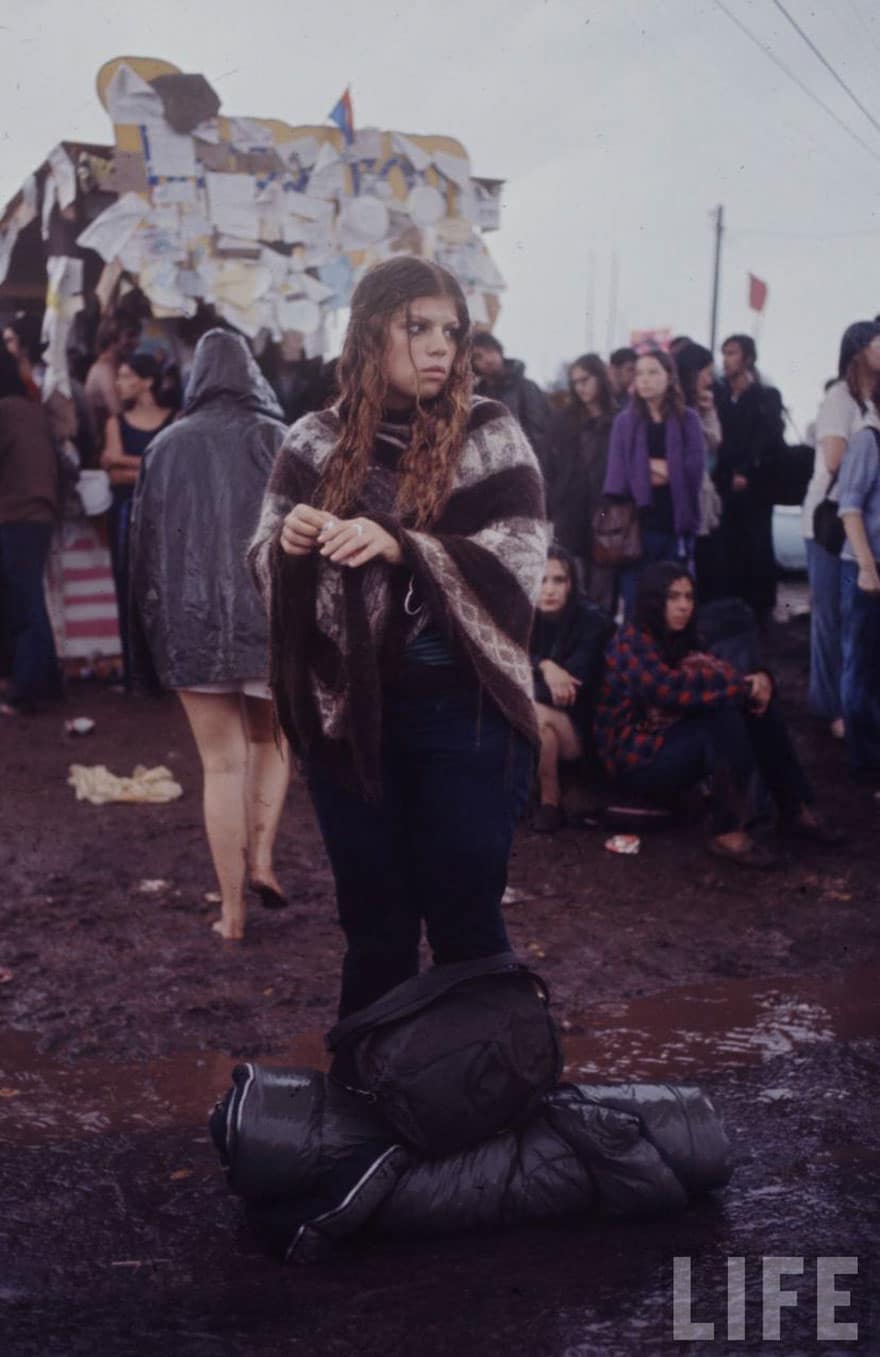 1969-woodstock-music-festival-hippies-bill-eppridge-john-dominis-78-57bc305fe2dff__880