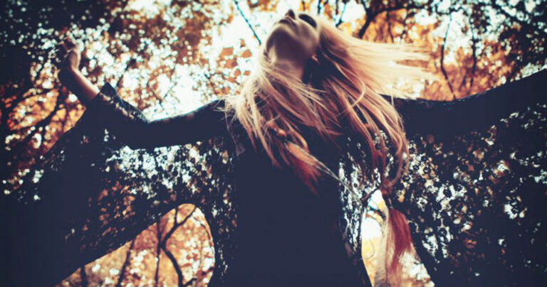 Να τις σέβεστε τις γυναίκες που χορεύουν ζεϊμπέκικο