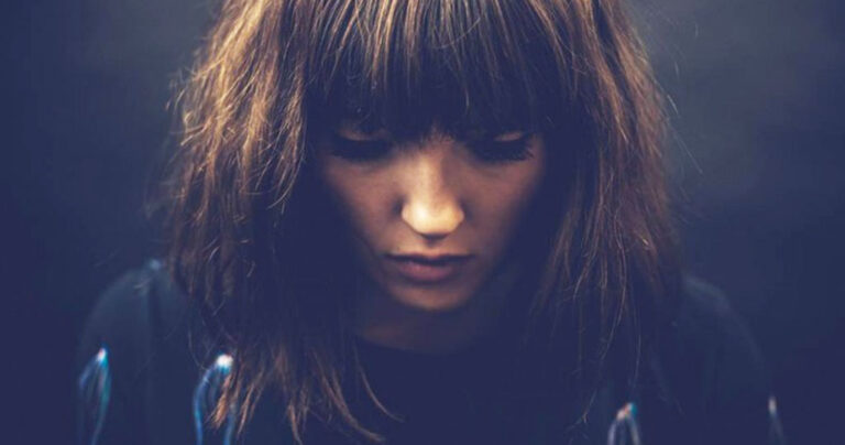 Πρώτα θα αγαπήσεις τον εαυτό σου κι ύστερα θα βρεις την αγάπη που ψάχνεις.