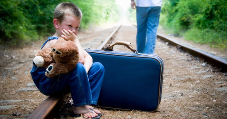 Σε κάθε «πατέρα» που εγκαταλείπει το παιδί του: Ρε φίλε, ποιός νομίζεις πώς είσαι;