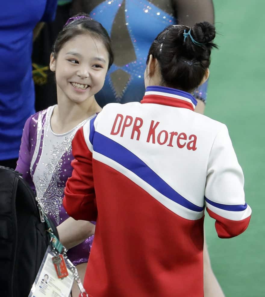 north-korea-south-korea-gymnasts-selfie-olympics-3