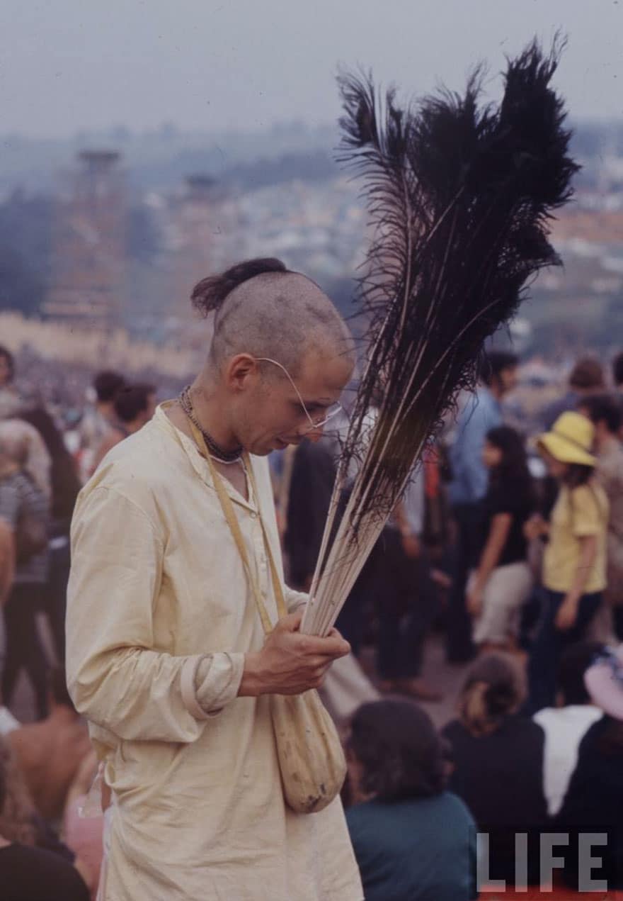 1969-woodstock-music-festival-hippies-bill-eppridge-john-dominis-47-57bc301921cd0__880