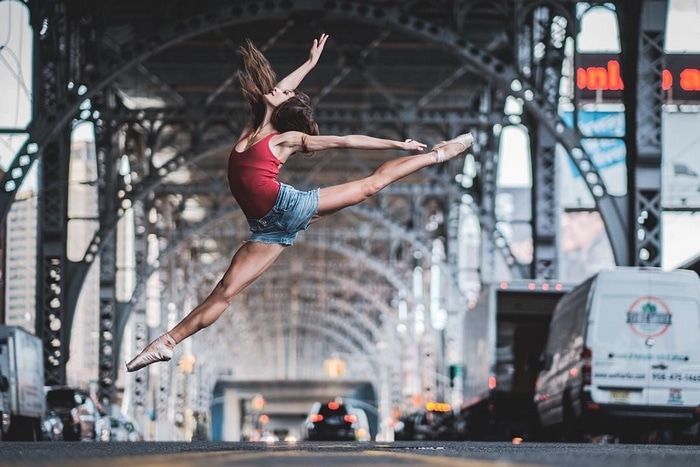 urban-ballet-dancers-new-york-streets-omar-robles-69-57b30f29db238__700