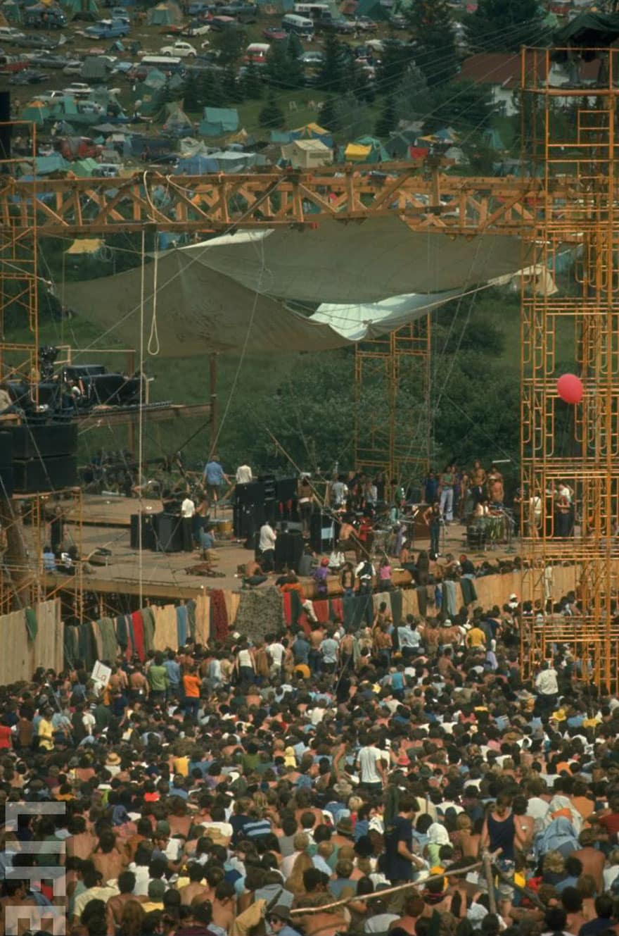 1969-woodstock-music-festival-hippies-bill-eppridge-john-dominis-118-57bc3128d561b__880