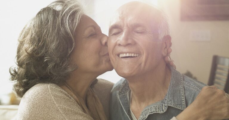 Οι άντρες που παντρεύονται έξυπνες γυναίκες ζουν περισσότερο σύμφωνα με την επιστήμη