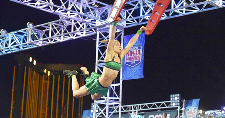 Η απίστευτη ξανθιά «Ninja Warrior» που τρέλανε το διαδίκτυο
