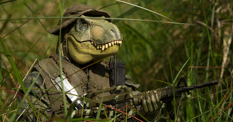 Είναι εξουθενωμένος από την δουλειά και ο φίλος του στέλνει αυτές τις φωτογραφίες.