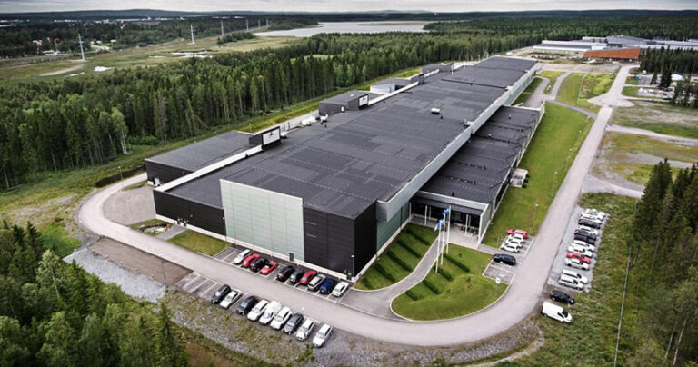 Έτσι είναι το εσωτερικό σε ένα από τα μεγαλύτερα κέντρα δεδομένων του facebook.