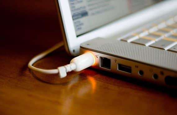 charging-laptop