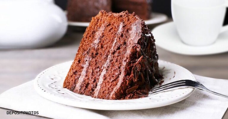 Αποδείχθηκε πως το σοκολατένιο κέικ για πρωινό είναι καλό για τον εγκέφαλο και τη μέση σας.