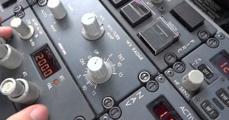 Πώς βάζεις σε λειτουργία ένα Boeing 737;