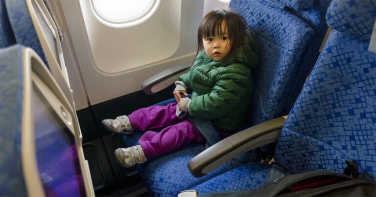 Αυτός ο πατέρας ταξίδεψε μόνος του με την κόρη του και μοιράζεται τα συμπεράσματά του.