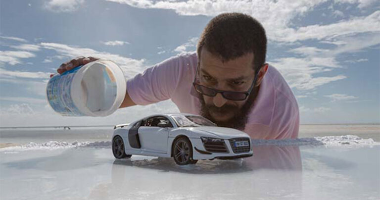 Φωτογράφος αντικατέστησε Audi R8 αξίας $160.000 με μινιατούρα των $40