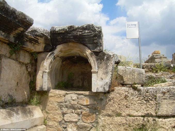 11 μέρη που θεωρήθηκαν πύλες προς την κόλαση 7 meri-pou-thewrithikan-pyles-pros-kolasi-07