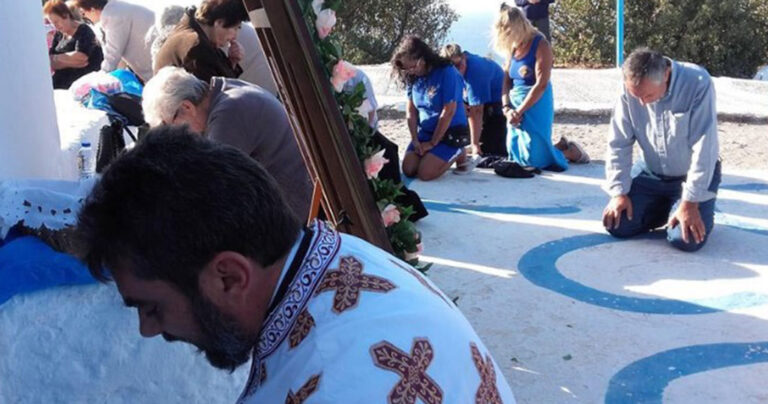 Eνορία στη Ρόδο «χόρεψε» το «χορό της βροχής» για να ρίξει ο Θεός νερό.