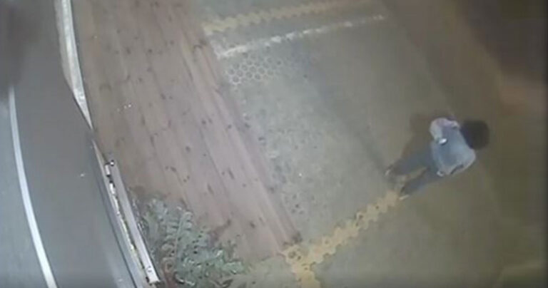 Γυναίκα στην Κρήτη κλέβει κάτι που κάνεις δεν περίμενε.