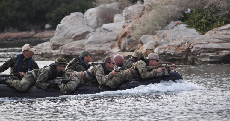 13 φωτογραφίες Ελλήνων κομάντο από διεθνή άσκηση που κόβουν την ανάσα.