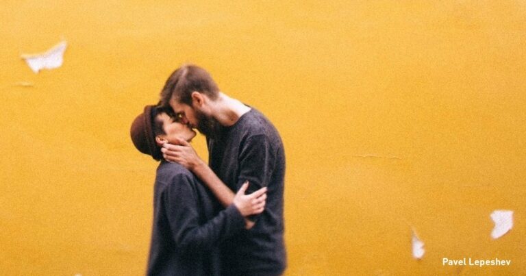 Υπάρχουν 5 στάδια αγάπης, αλλά οι περισσότεροι άνθρωποι κολλάνε στο τρίτο