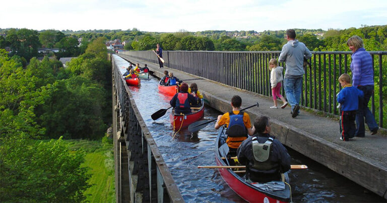 3 από τις πιο εντυπωσιακές πλωτές γέφυρες του κόσμου
