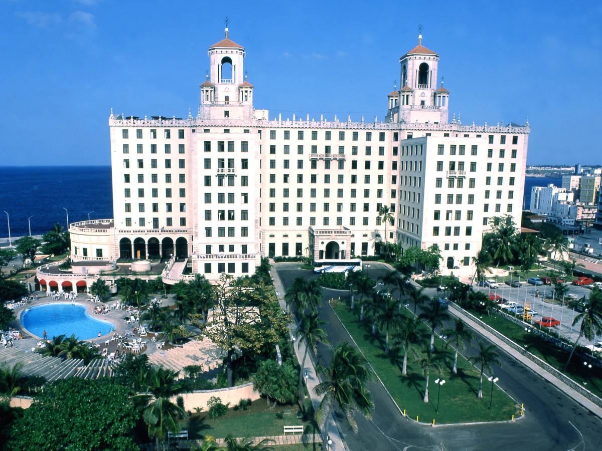 havana-hotel-nacional-ocean-front-location