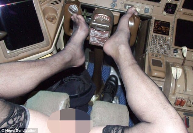 39e993c000000578-3890224-pictures_emerged_of_a_man_s_legs_wearing_only_a_pair_of_women_s_-a-63_1477930628200