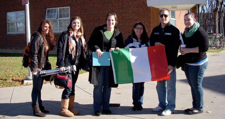 Τα παιδιά στην Ιταλία μόλις γίνουν 18 ετών θα παίρνουν 500 ευρώ από το κράτος για έναν καλό σκοπό.