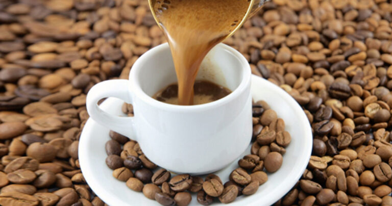 Φόρος στον καφέ: Ξεχάστε και την τελευταία καθημερινή μας απόλαυση!