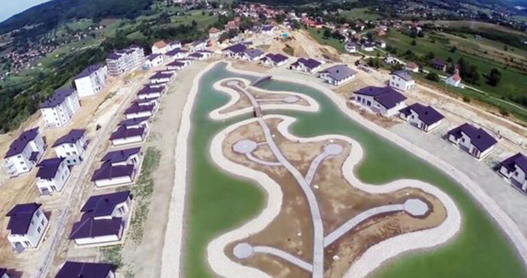 Άραβες έχτισαν ιδιωτική πόλη στη Βοσνία και απαγορεύουν την είσοδο στους ντόπιους.