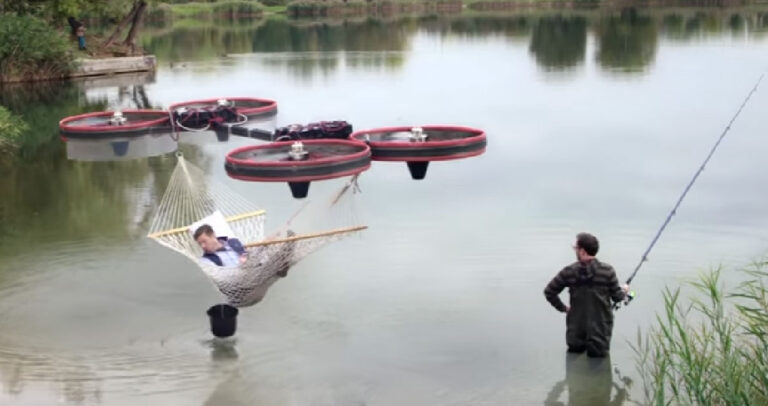 Κατασκεύασαν μια ιπτάμενη αιώρα που κινείται τηλεκατευθυνόμενα.