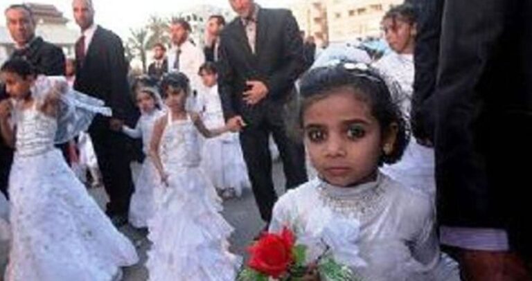 H Τουρκία υπερψήφισε νομοσχέδιο που αθωώνει τους βιαστές παιδιών αν παντρευτούν το θύμα.