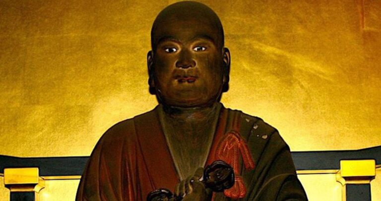 Στην Ιαπωνία οι μοναχοί μουμιοποιούνται ενώ είναι ακόμη ζωντανοί.