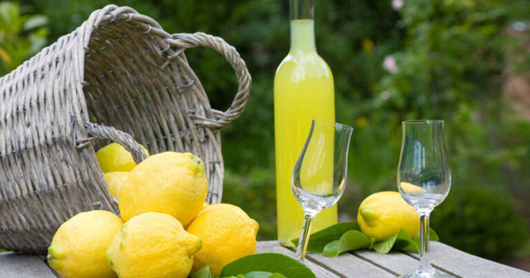 Φτιάξτε πανεύκολο λιμοντσέλο για να πάνε κάτω τα φαρμάκια.