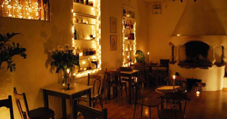 Σε αυτά τα μέρη θα πιείτε καφέ δίπλα από το τζάκι στην Αθήνα.