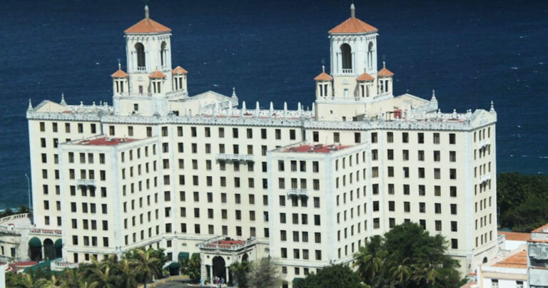 Το πεντάστερο ξενοδοχείο στην παραλία της Αβάνας όπου μένει ο Τσίπρας.