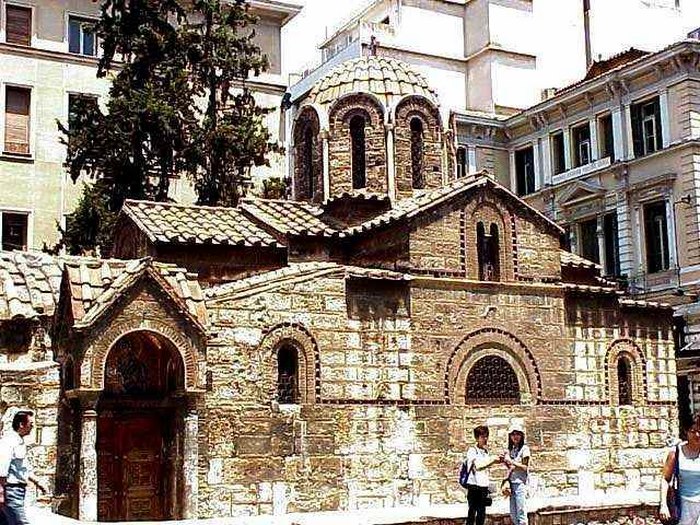 Όλα όσα θα ήθελες να ξέρεις για την Καπνικαρέα, μία από τις πιο δημοφιλείς εκκλησίες της Αθήνας