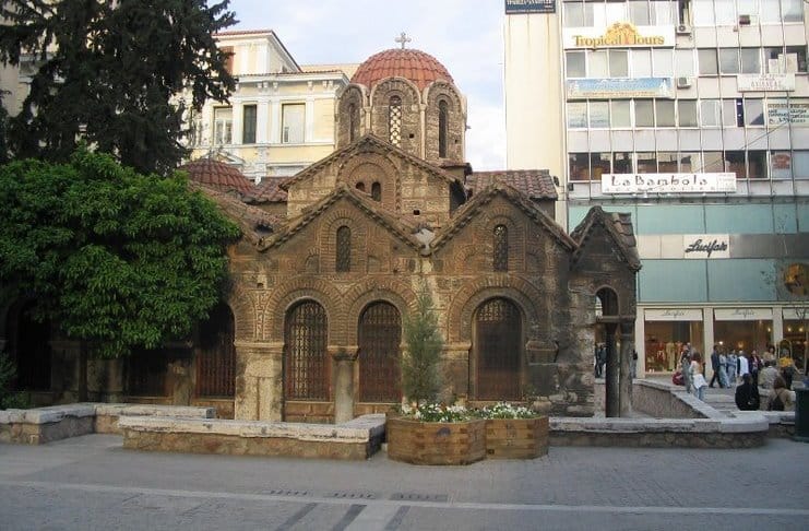 Όλα όσα θα ήθελες να ξέρεις για την Καπνικαρέα, μία από τις πιο δημοφιλείς εκκλησίες της Αθήνας