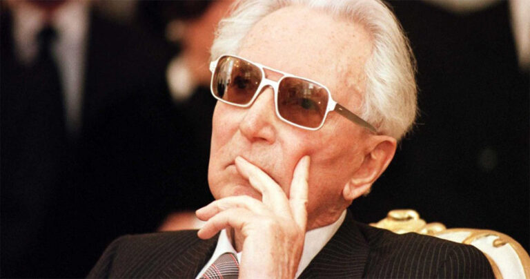 Επιζών του Ολοκαυτώματος εξηγεί ότι είναι καλύτερο να έχεις σκοπό στη ζωή παρά να είσαι ευτυχισμένος.