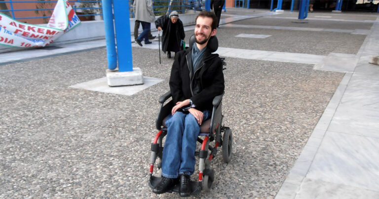 Στέλιος Κυμπουρόπουλος: «Όταν αύριο φύγουν οι γονείς μου, εγώ τι θα κάνω;»