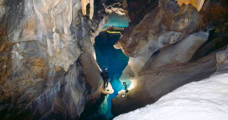 Το σπάνιο δημιούργημα της φύσης κοντά στα Καλάβρυτα.